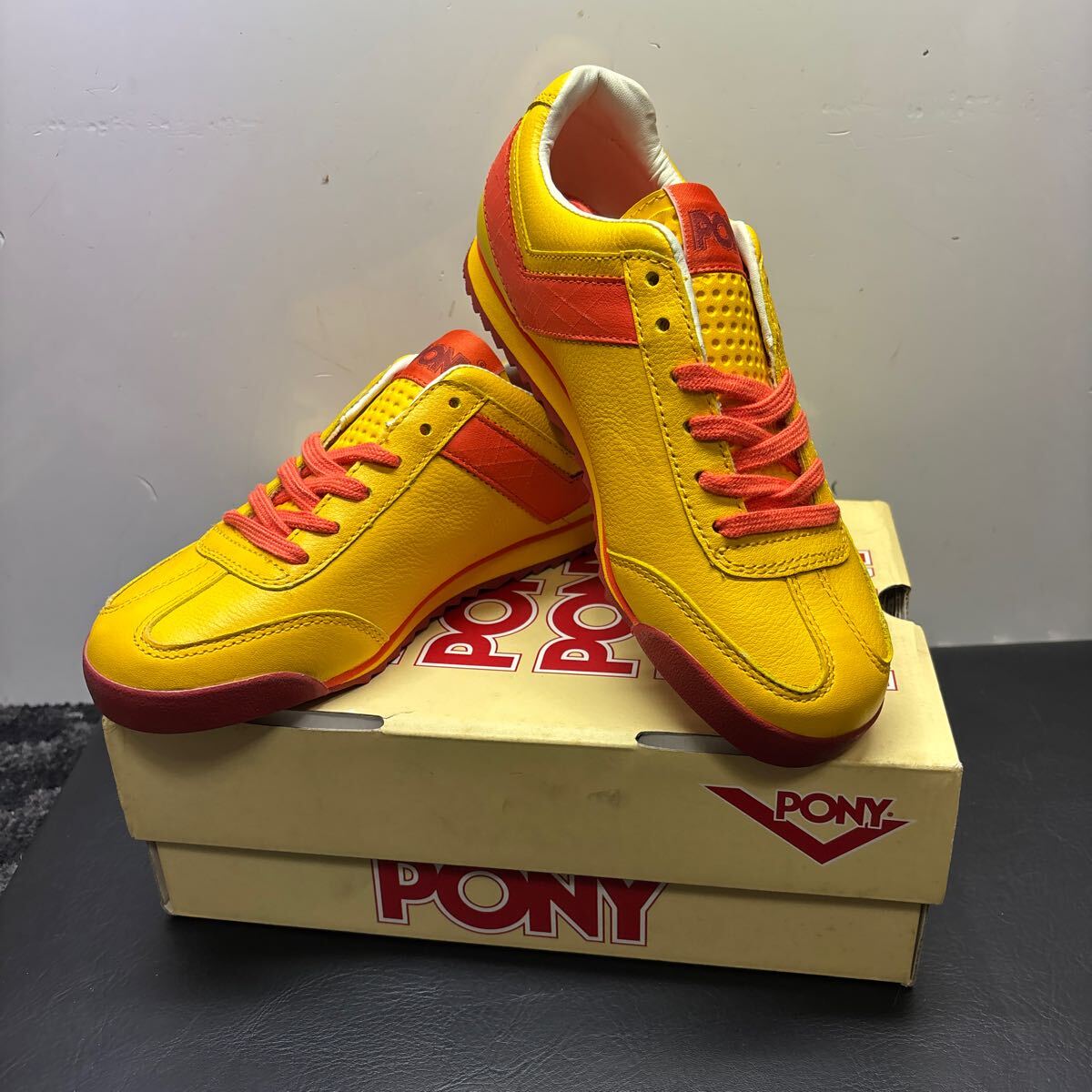 SF002 未使用 PONY レディース スニーカー 23.5cm SPEC.YELLOW/NASTURT USA 702100012964 MX77 WOMEN 拍卖