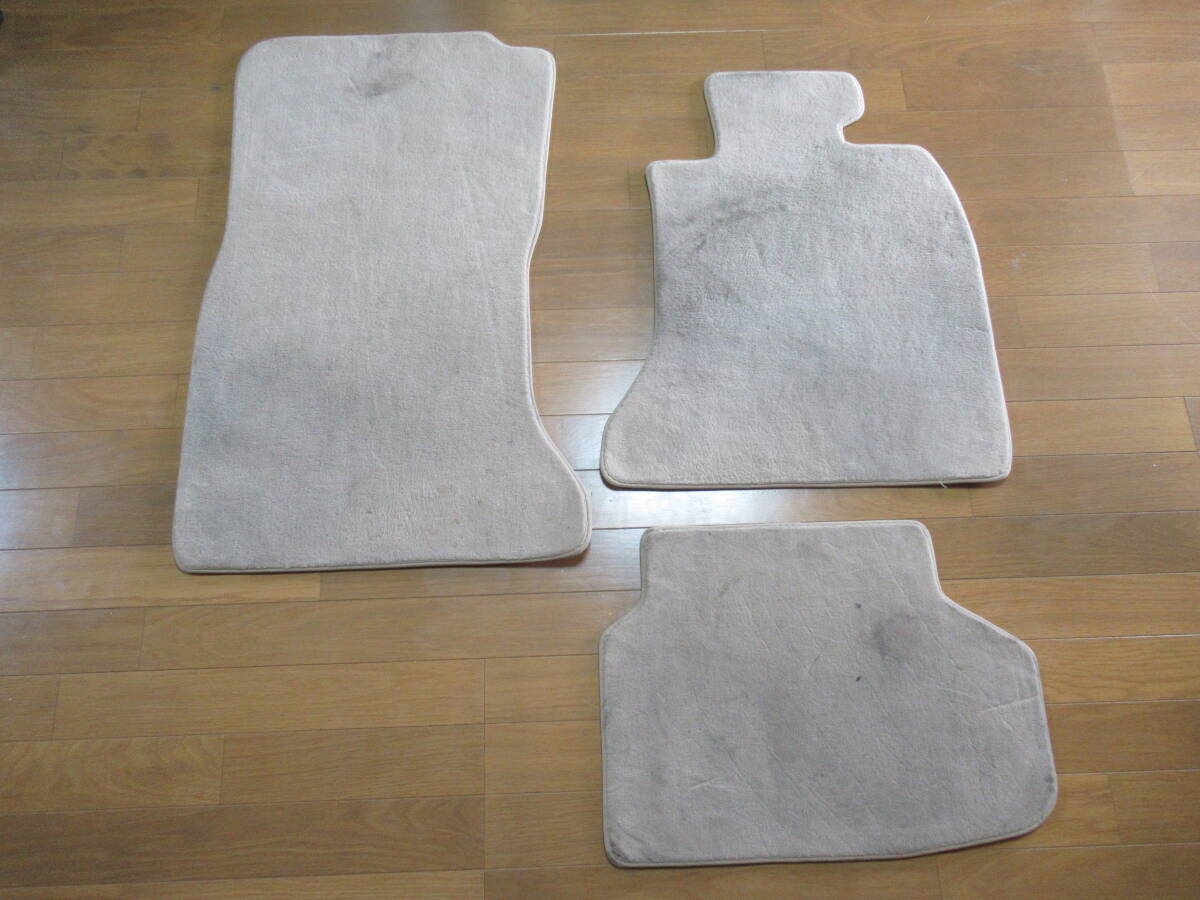 BMW 7シリーズ F01/F02 右ハンドル用 フロアマット3枚セット ベージュ 中古品 使用感あり 破れなし 高品質マット拍卖