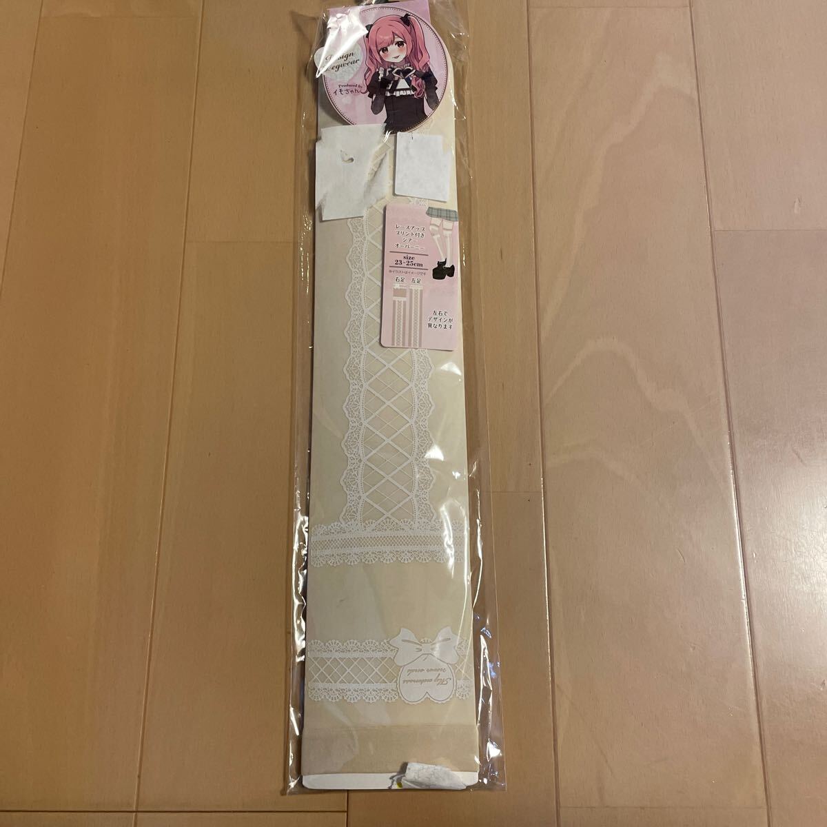 送料込み 新品 イモちゃん レースアッププリント付きシアーオーバーニーソックス 23-25cm 送料無料拍卖