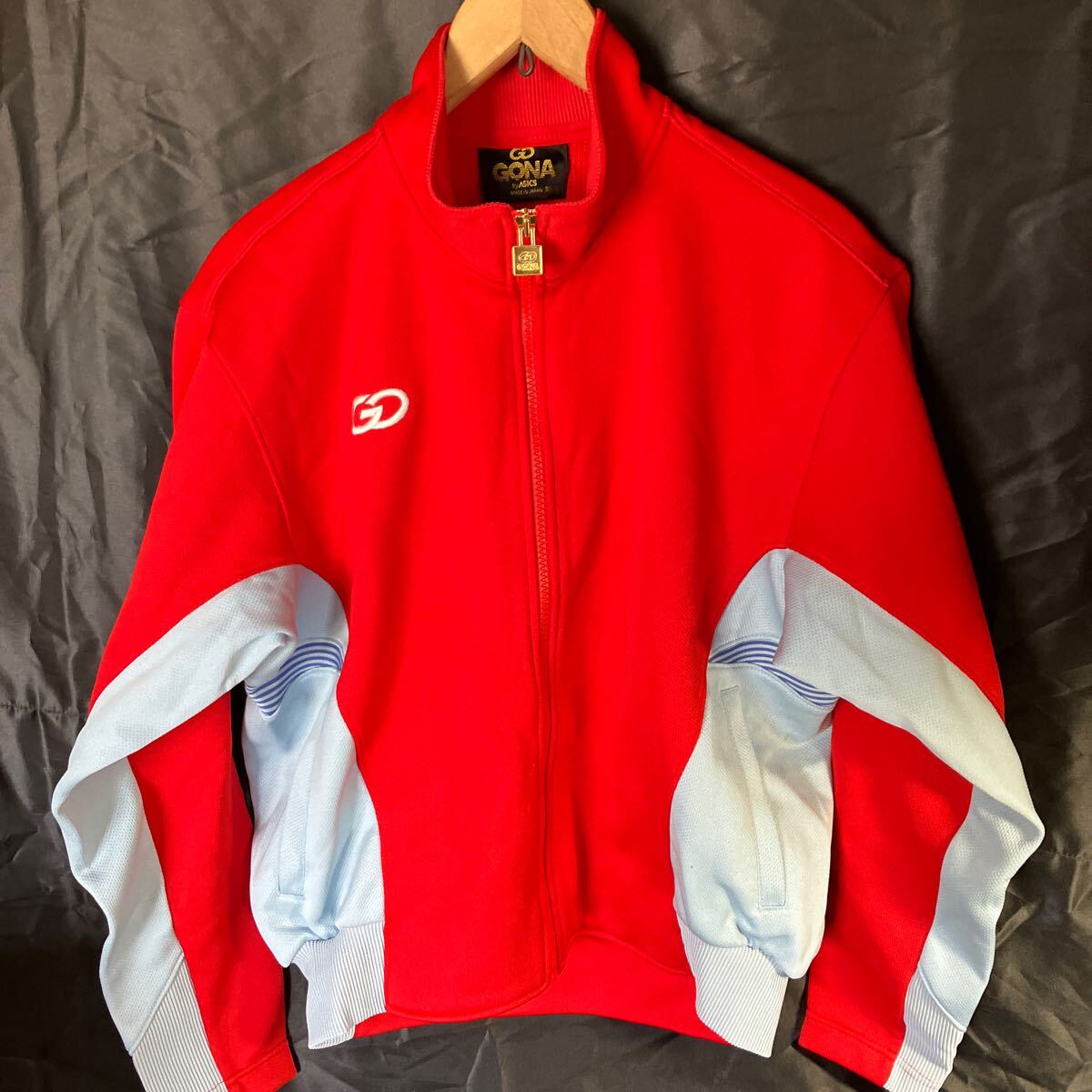 D67 GONA OGN106 トラックジャケット Mサイズ レッド×薄水色 ヴィンテージ 新品未使用品 スポーツ拍卖