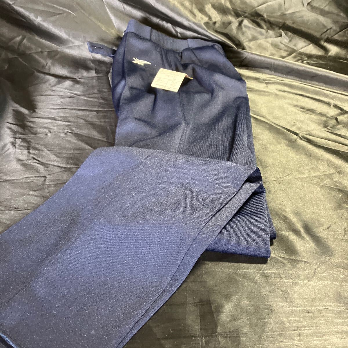 D82 asics OW1722 レディーススラックス Sサイズ ネイビー 新品未使用品 ◎刺繍ロゴ入り拍卖