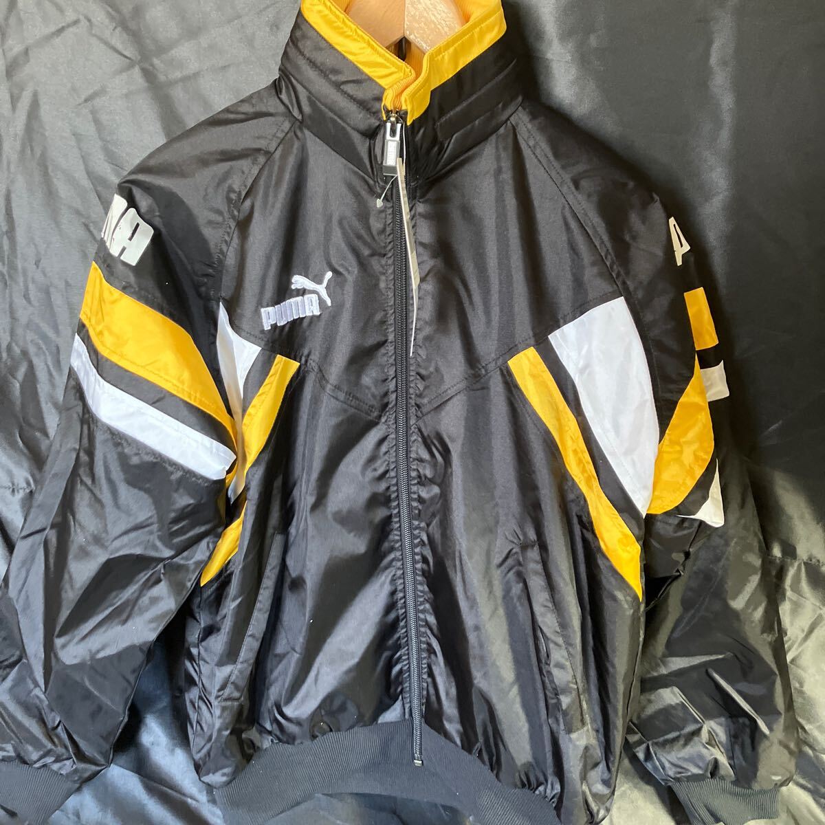 E18 PUMA PMW-F4SJ ウィンドブレーカー 150サイズ 新品未使用品 スポーツ ◎刺繍ロゴ入り拍卖