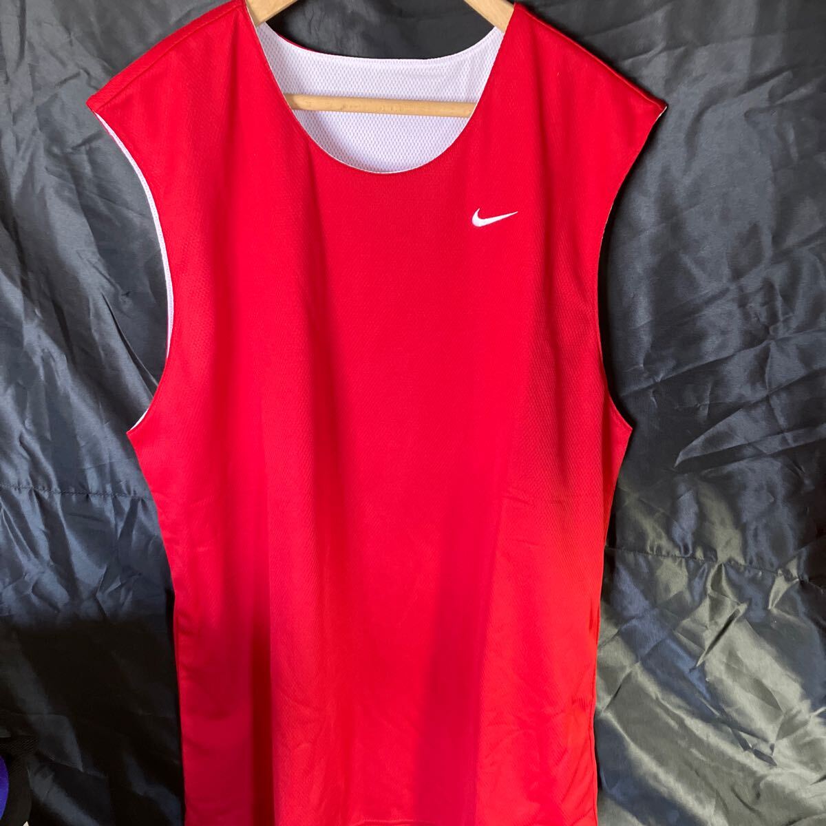 E33 NIKE 137677 リバーシブル Lサイズ レッド×ホワイト 新品未使用品 スポーツ拍卖