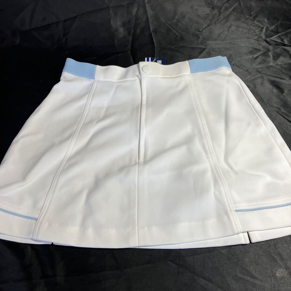 H28 BLACK JACK 56RL-3819 テニススカート 60サイズ ホワイト×ライトブルー 新品未使用品 スポーツ ◎刺繍ロゴ入り ◎経年劣化あり拍卖