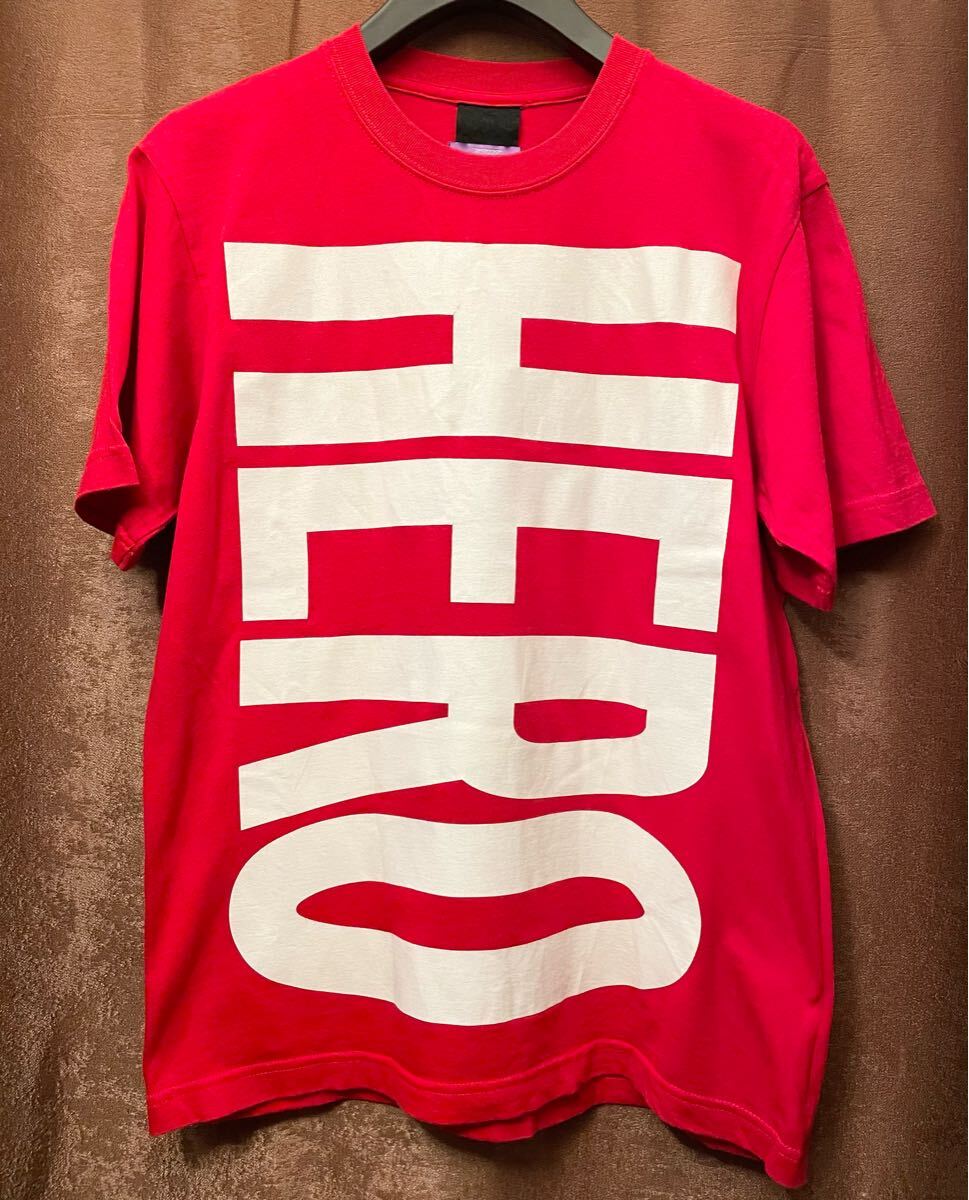 激レア SWAGGER × NAS 「HERO」 非売品 限定 Tシャツ レッド Mサイズ スワッガー ナス 赤 アーティストTシャツ バンドTシャツ ラップT拍卖