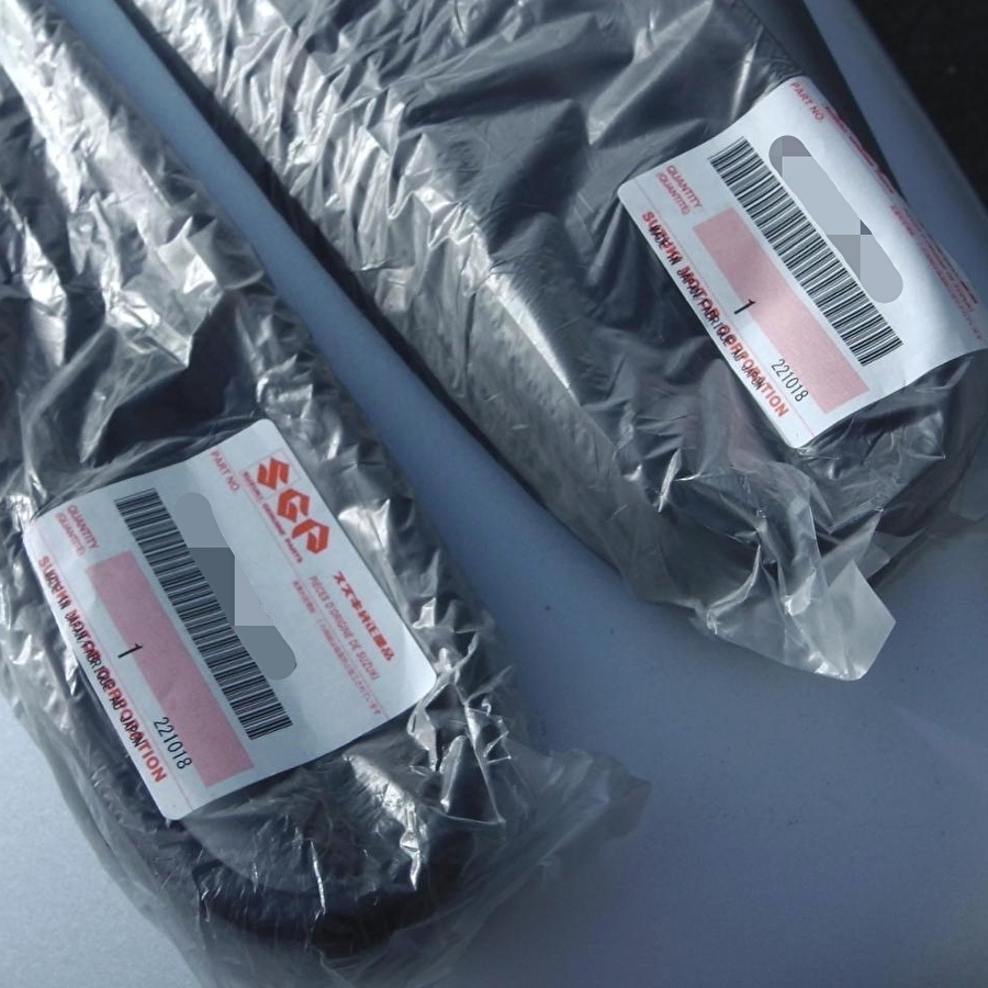 新品 未使用 スズキ SUZUKI 純正 ジムニー JA11 フロント ドア ガラス ランチャンネル 左 右 セット エンジン タイヤ バンパー 検索拍卖