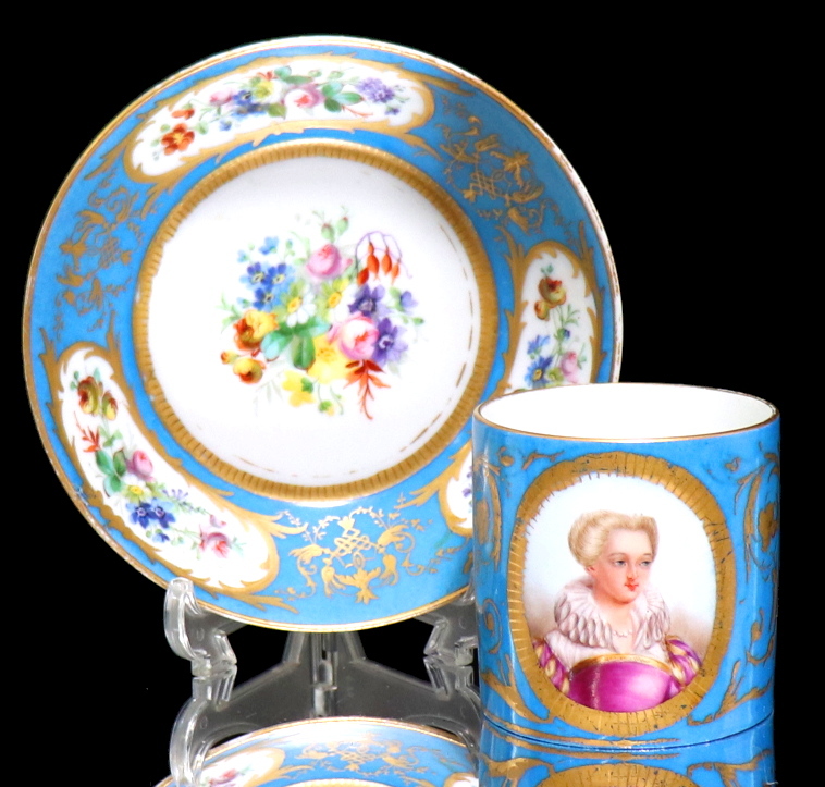 超希少作品!! アンティーク・セーブル 金彩花柄女性文 カップ&ソーサー ポートレート 肖像画 水色 ライトブルー 青 マイセン レア C&S拍卖