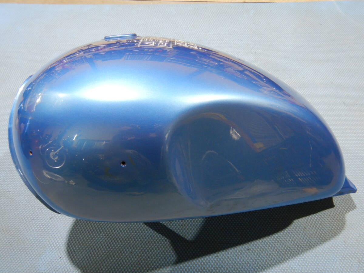 トライアンフ サンダーバード900 ガソリンタンク 拍卖