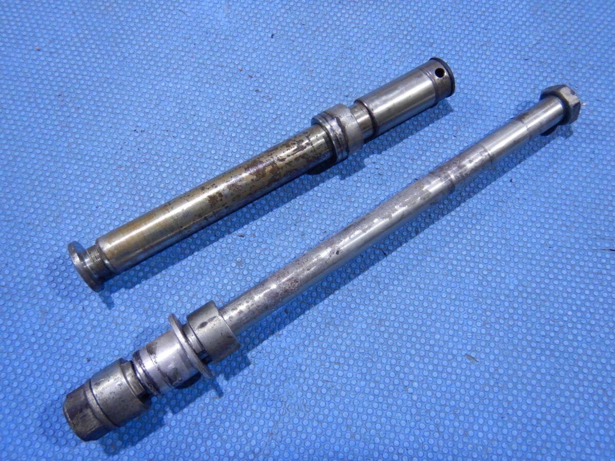 トライアンフ サンダーバード900 前後 アクスルシャフト拍卖