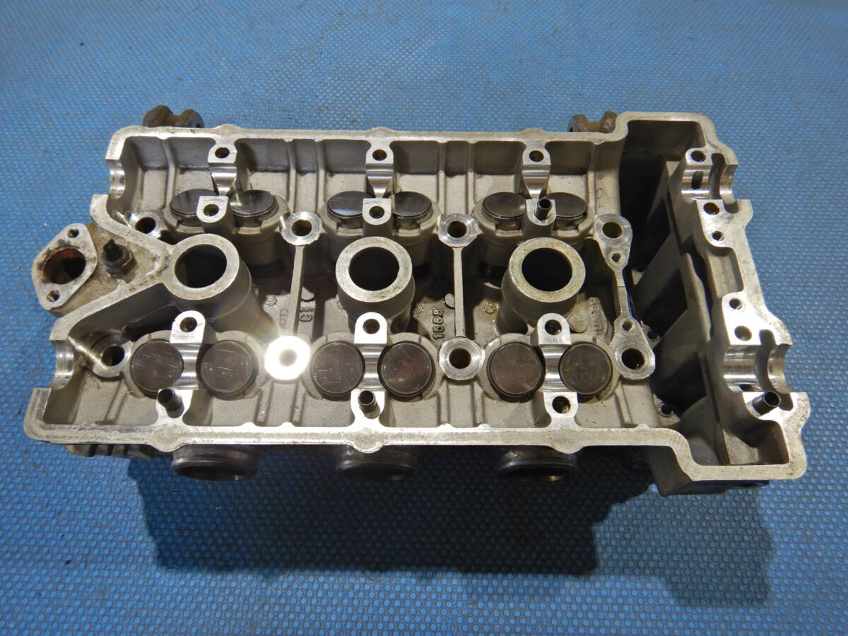 トライアンフ サンダーバード900 シリンダーヘッド拍卖