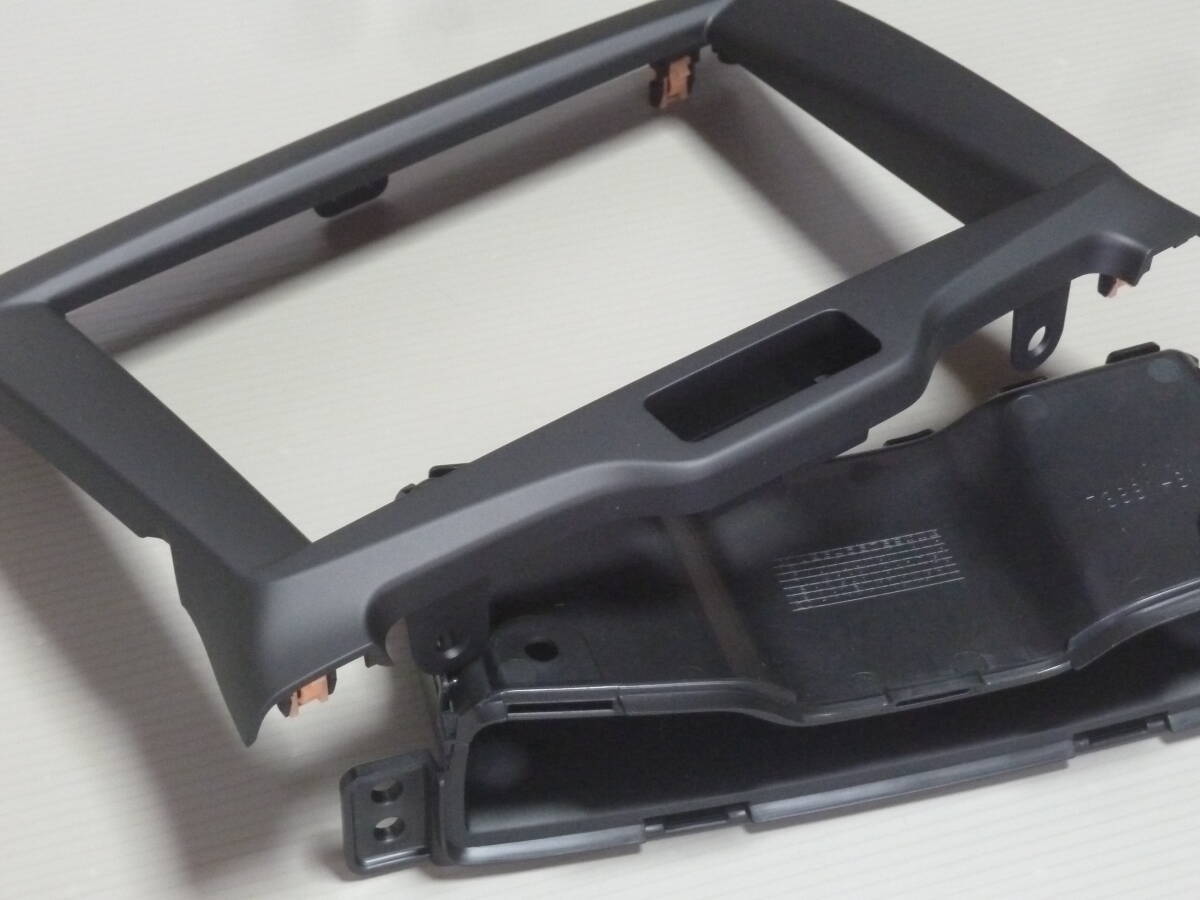 ソリオ MA26S MA36S MA46S スズキ純正 スズキ純正 8インチ用ナビパネル&専用センタートレーセット 新品拍卖