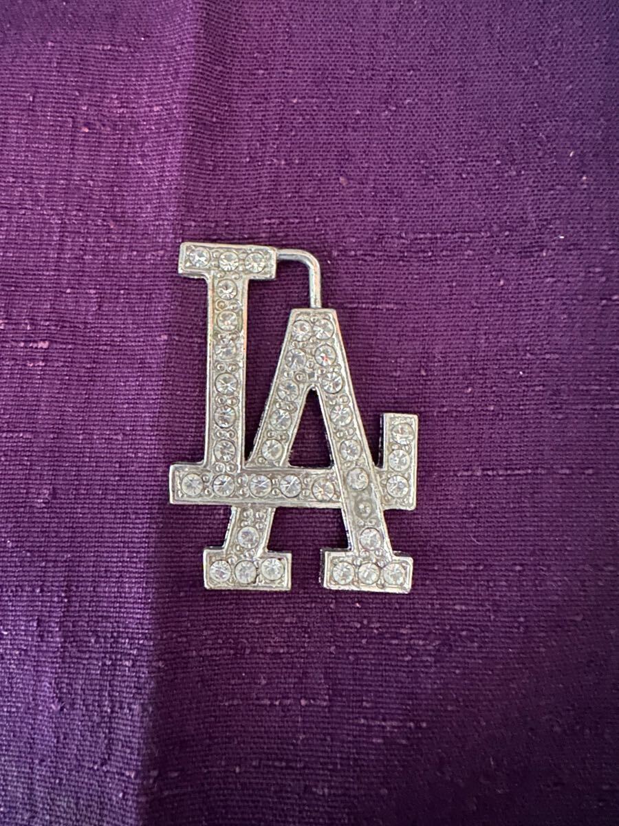 LA ロゴ ネックレス アクセサリー ブローチ拍卖