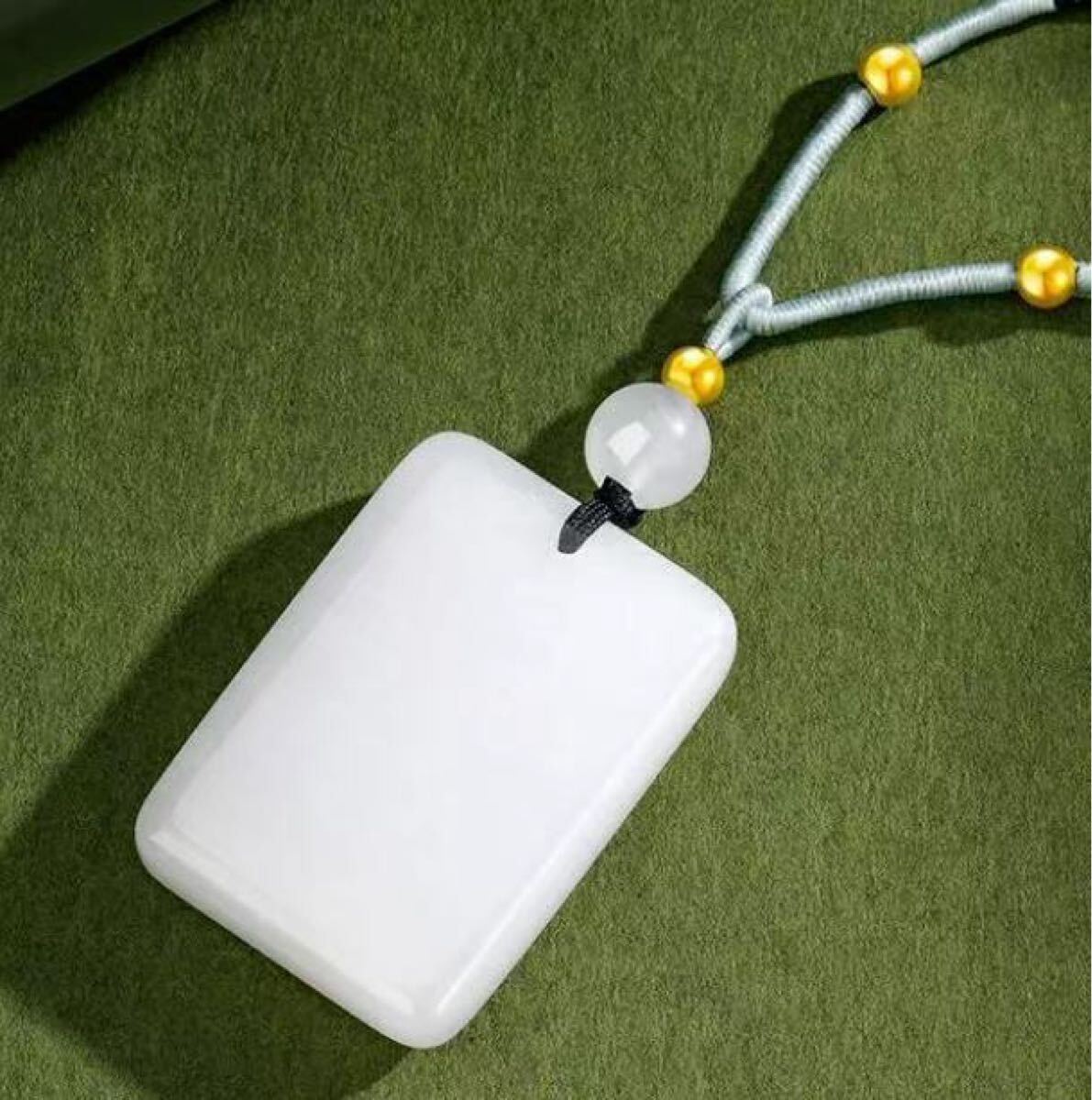 玉のペンダント拍卖