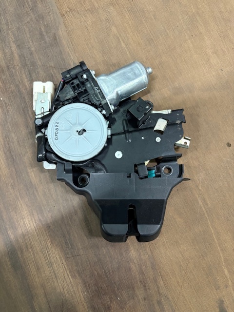 MIMM★H19 レクサスLS600hハイブリッド★純正 トランクイージークローザー★UVF45/レクサス/LEXUS/部品取り車拍卖