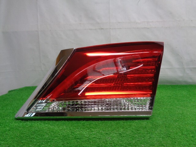 トヨタ/クラウン GRS210 ロイヤル用 右リアフィニッシャーランプ LED スタンレー:30-405 No.813627【品番81581-30521】拍卖