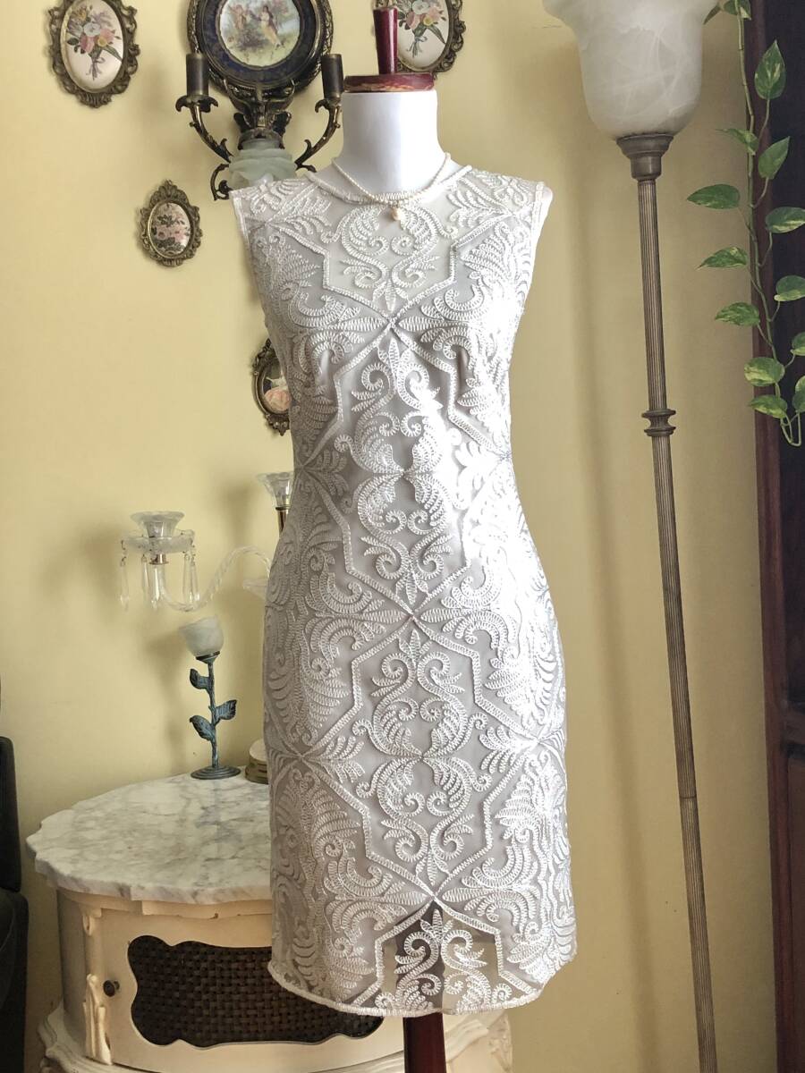 【TADASHI SHOJI/タダシショージ】銀糸ループ入ステッチ刺繍/ライトグレーネットレース/カクテルドレス (US・4/9号S)#54拍卖