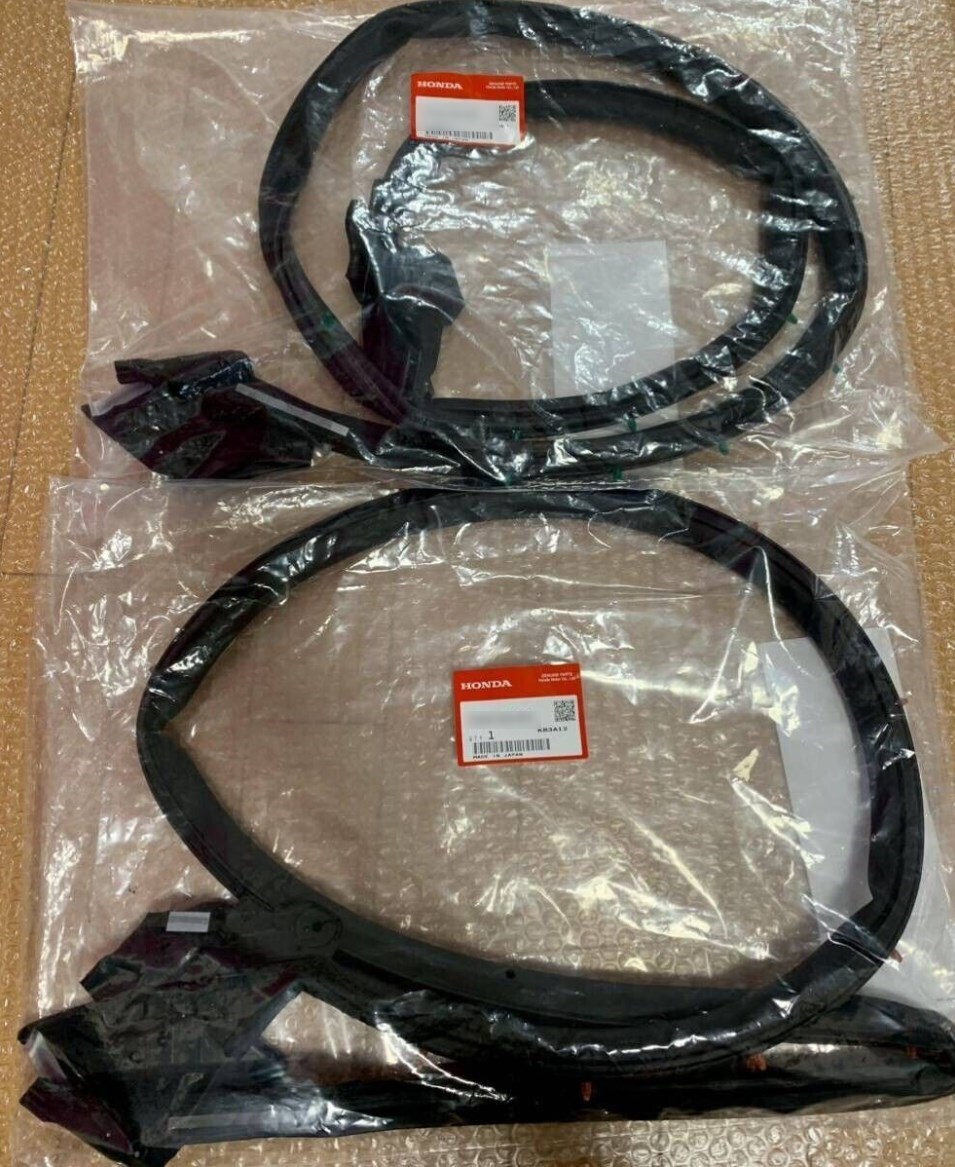 未使用 ホンダ 純正 S2000 AP2 ドアー ウェザーストリップ 左右セット HONDA Genuine Door weather strips left and right set拍卖