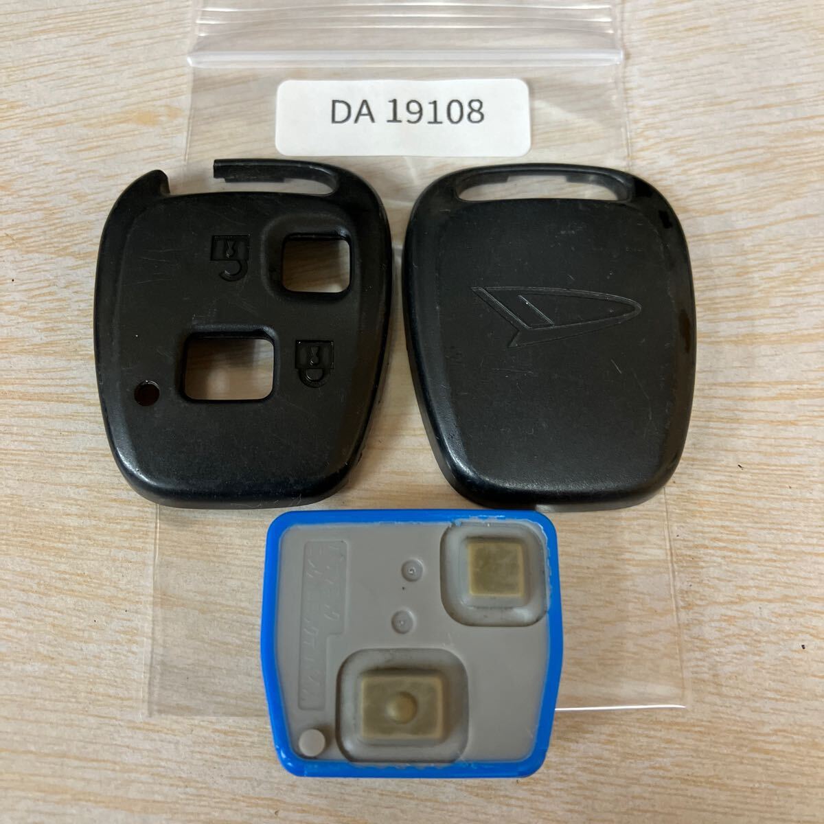 DA19108 点灯 ダイハツ 純正 キーレス 2ボタン パッソ ラッシュ bB ムーヴラテ エッセ ブーン ハイゼット アトレー 等 リモコン 青枠拍卖