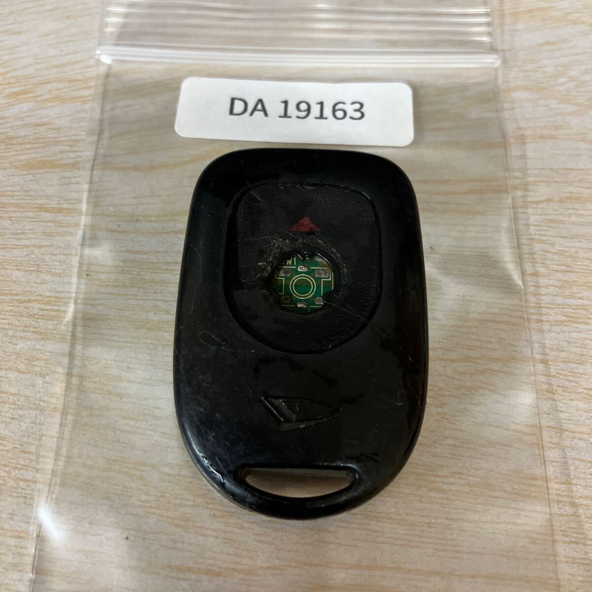 DA19163 ダイハツ 純正 キーレス リモコン 1ボタン ミラジーノ 赤外線 基盤 G8G-313D-A拍卖