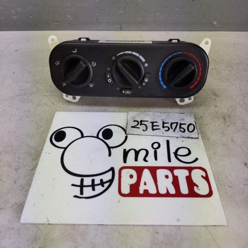 MK74 ジープパトリオット 純正 エアコンスイッチパネル 1D3-18-2/25E5750*同梱不可拍卖