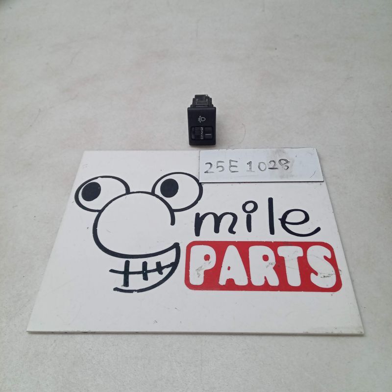 DA63T キャリイ 純正 レベライザースイッチ 1B2-4-3/25E1028*同梱不可拍卖