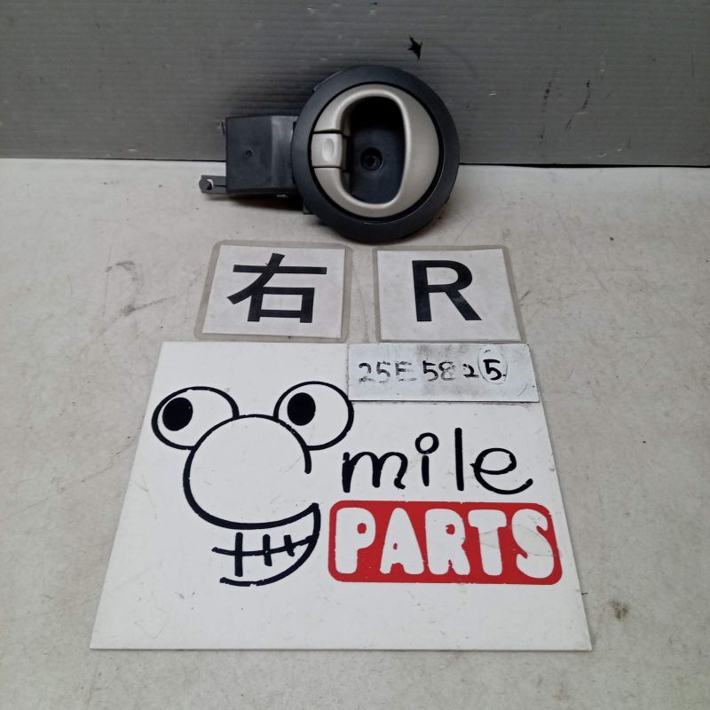 L560S/L550S ムーヴラテ 純正 右リアインナーハンドル 1A5-15-2/25E5825*同梱不可拍卖