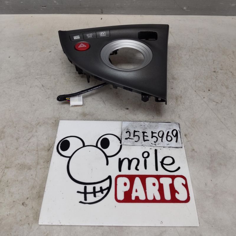 ZVW30 プリウス 純正 シフトパネル 2Z6-19-8/25E5969*同梱不可拍卖