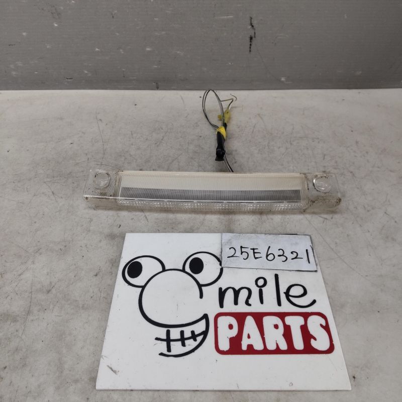 L560S/L550S ムーヴラテ 純正 ハイマウントランプ(スポイラー用) 1D1-8-6/25E6321*同梱不可拍卖