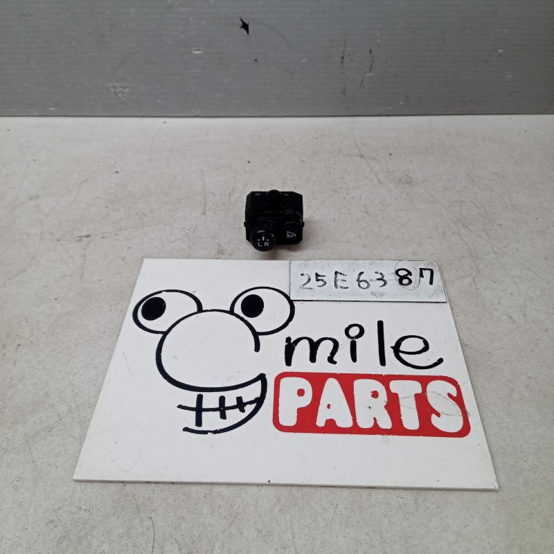 L375S/L385S タント 純正 ドアミラースイッチ 1A6-4-2/25E6387*同梱不可拍卖