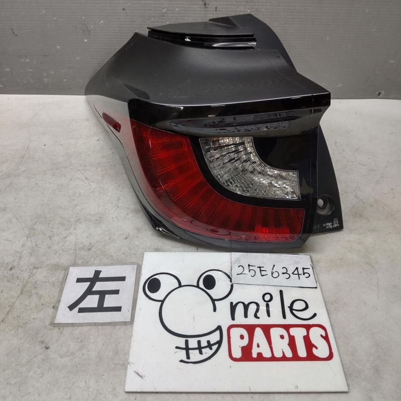 MXPH15 ヤリス 純正 左テールランプ 2Z1-13-2/25E6345*同梱不可拍卖