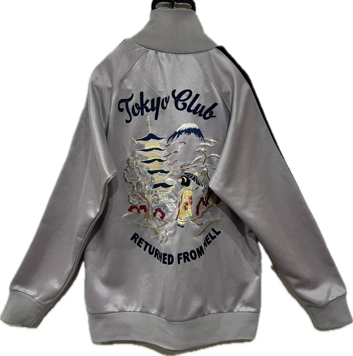 *東洋エンタープライズ TOYO 5重の塔 富士 和装美人 刺繍 トラックジャケット スカジャージ L    BJBE.F拍卖