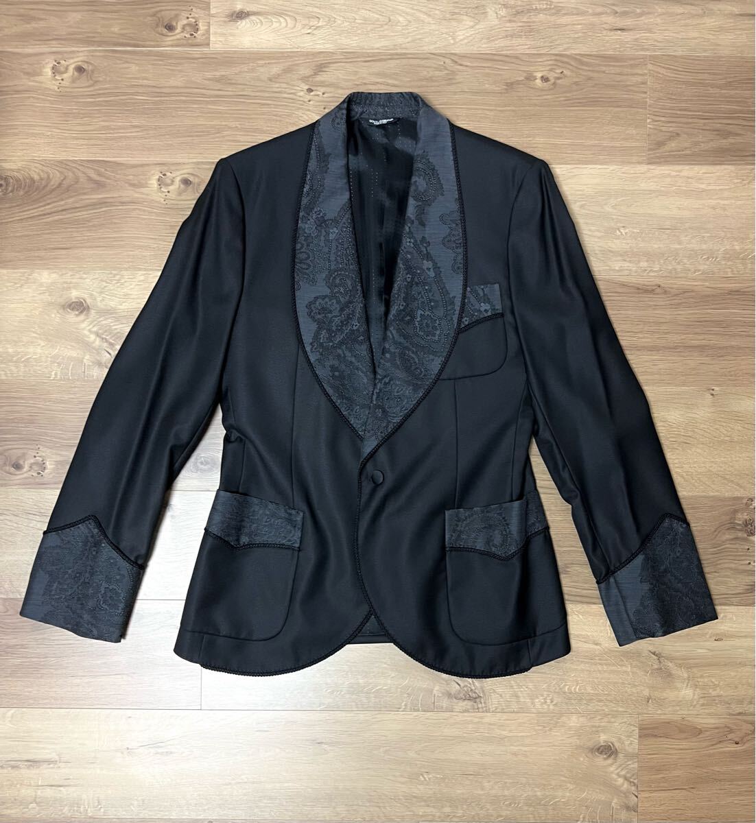 価格交渉可 新品 タグ・付属品・ハンガー・ガーメント付き 豪華織地 DOLCE&GABBANA ジャケット サイズ48 (サイズ44・46・50の方も着用可)拍卖