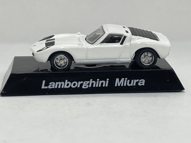 ■★サントリーボス 世界の名車 ミニカーセレクション ランボルギーニミウラ(特製ステージ付)拍卖