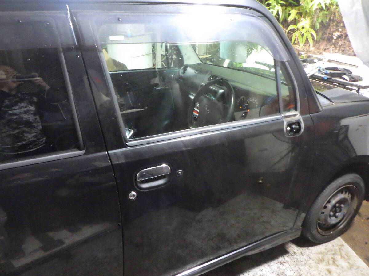 関00013 即決! L575S コンテ X07 黒 右フロントドア 運転席ドア 現車 部品取り車拍卖