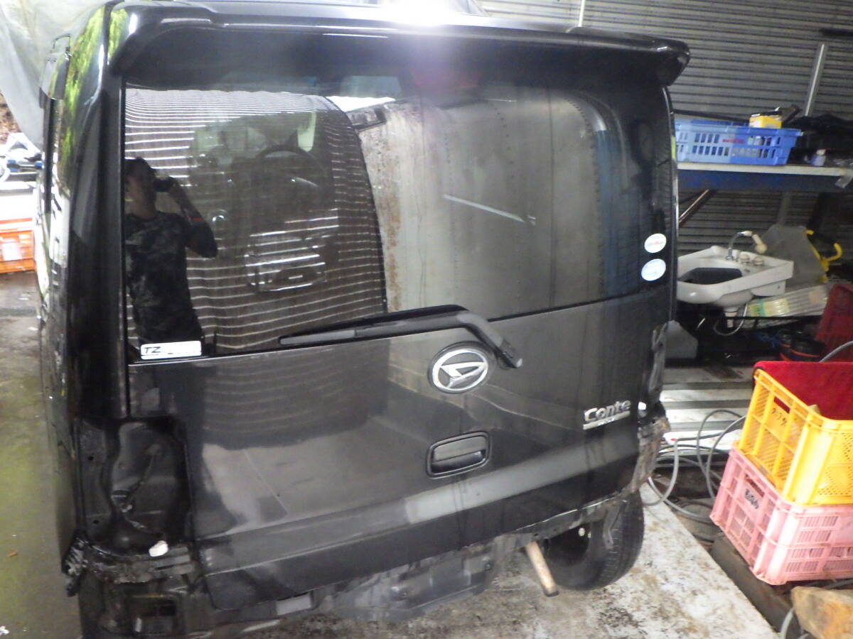 関00013 即決! L575S コンテ X07 黒 リアゲート リアハッチ バックドア 現車 部品取り車拍卖
