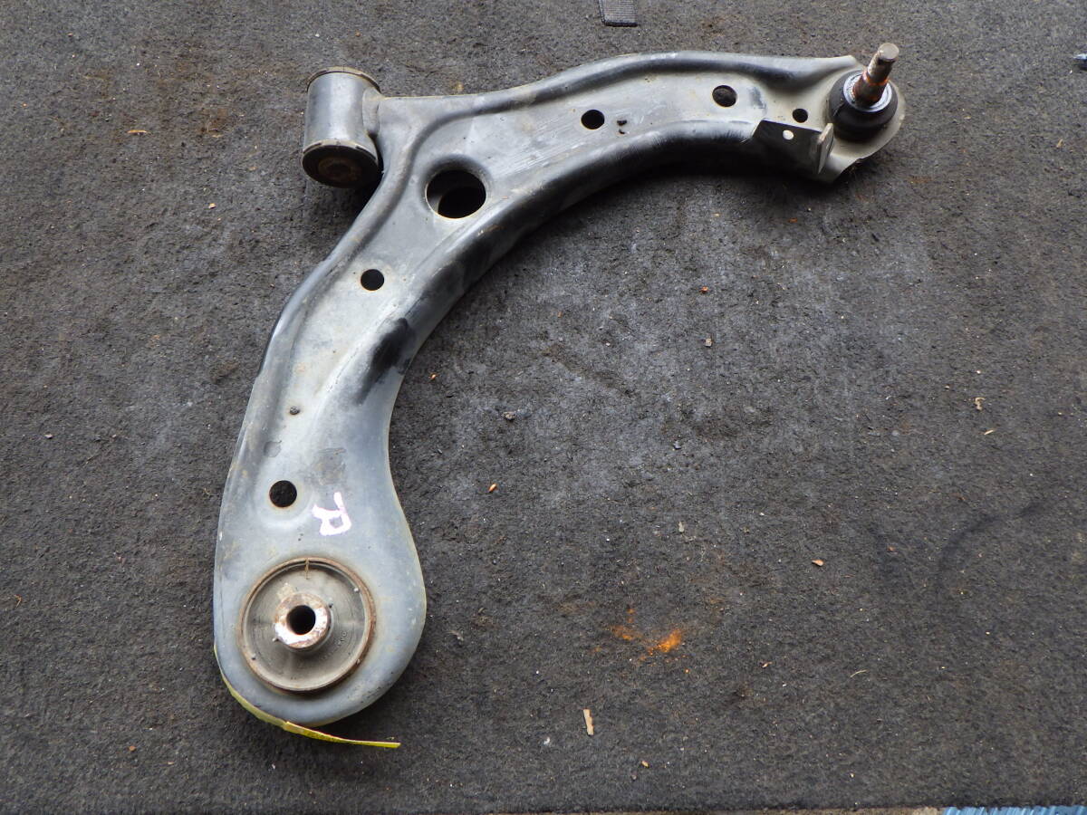 桜20 即決! JF1 N-BOX ロアアーム 右拍卖