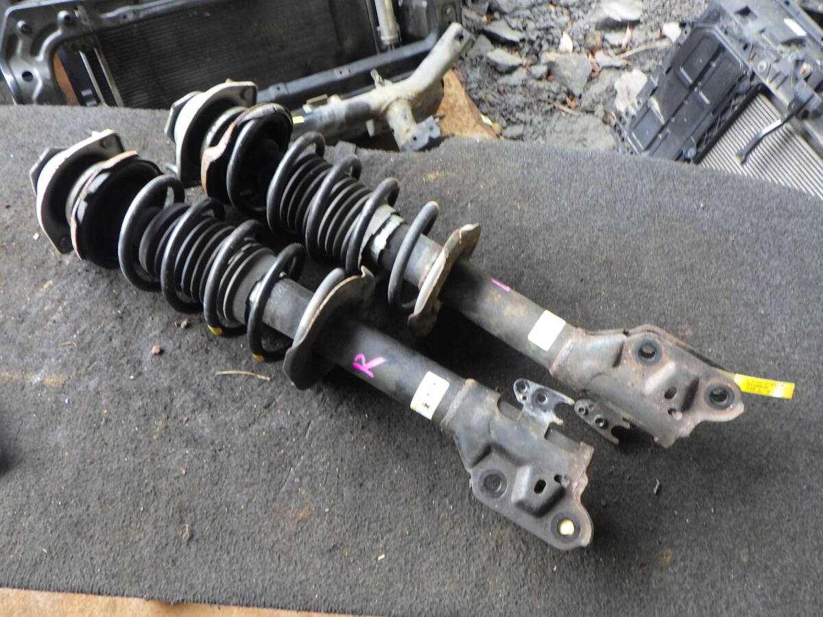 杉B2 即決! L175S ムーヴ ストラット ショック スプリング拍卖