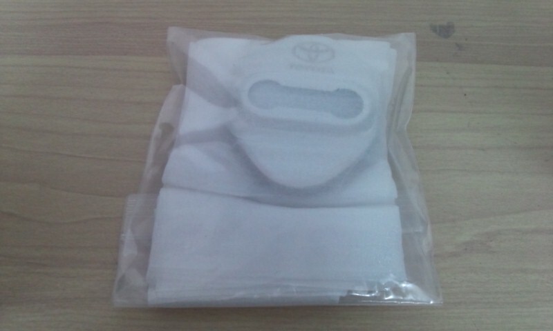 〇【新品・未使用】ドレスアップ商品 トヨタロゴ入り ドアストライカーカバー 4枚セット (シルバー) ③拍卖