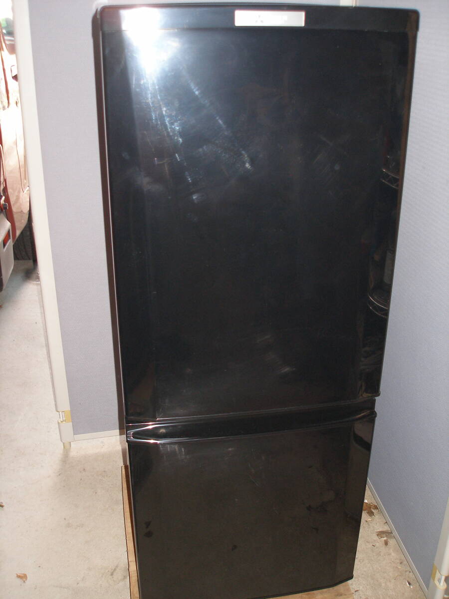 MITSUBISHI ノンフロン冷凍冷蔵庫 146L MR-P15Z-B 中古品拍卖