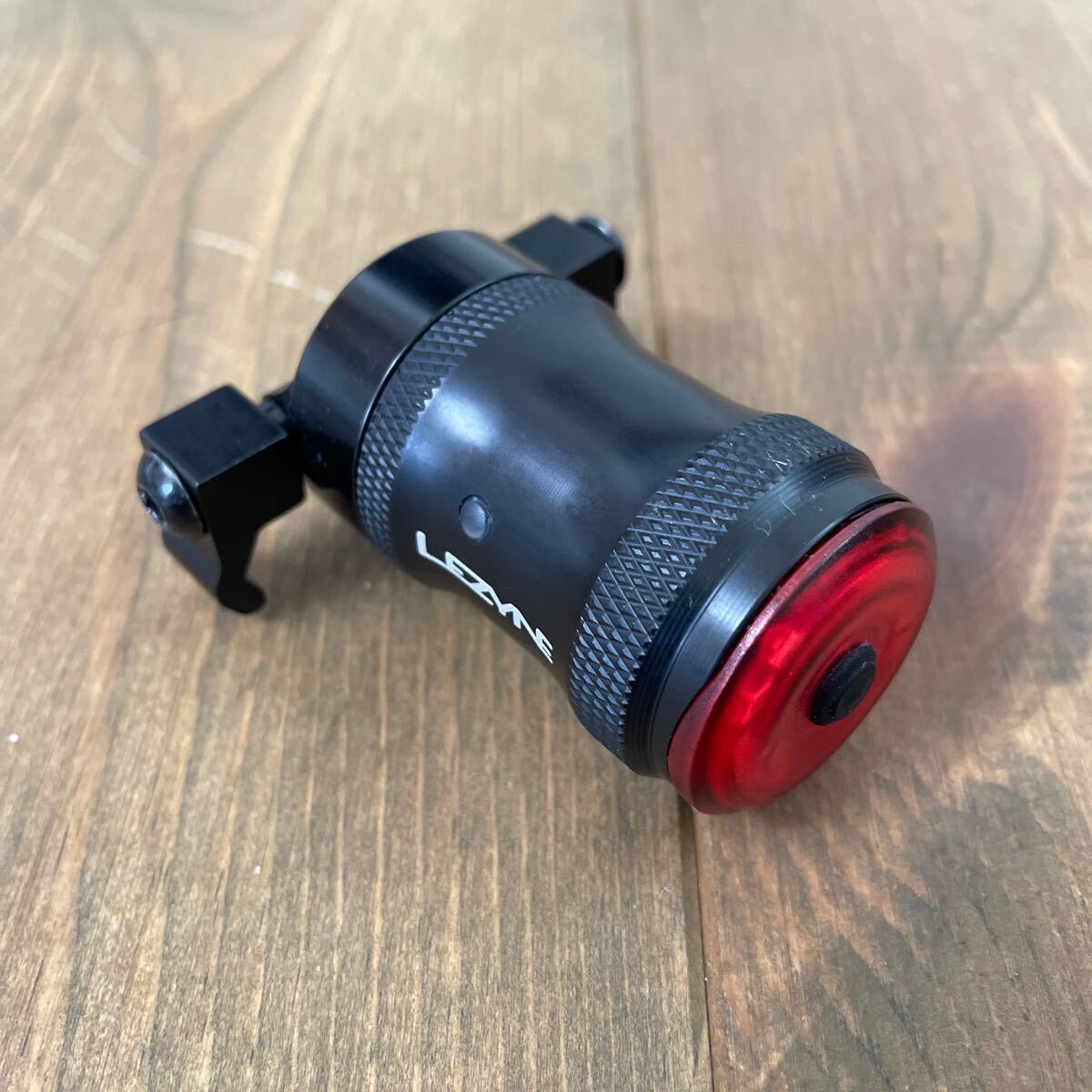 LEZYNE SADDLE Ai ALERT 250 REAR レザイン テールライト拍卖