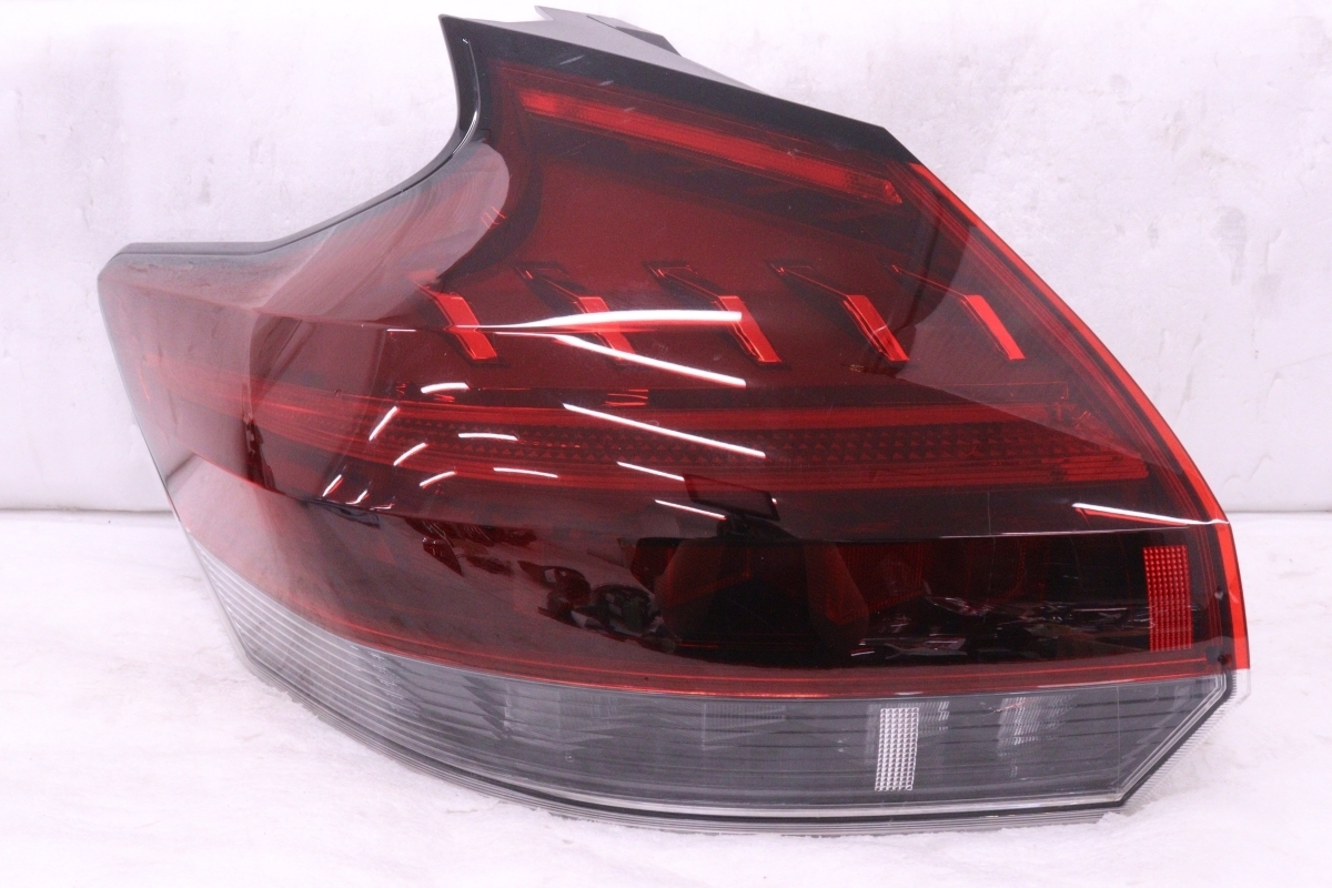 56-149★LED P15 キックス★左テールライト ICHIKOH D252 純正★日産 (DM)拍卖
