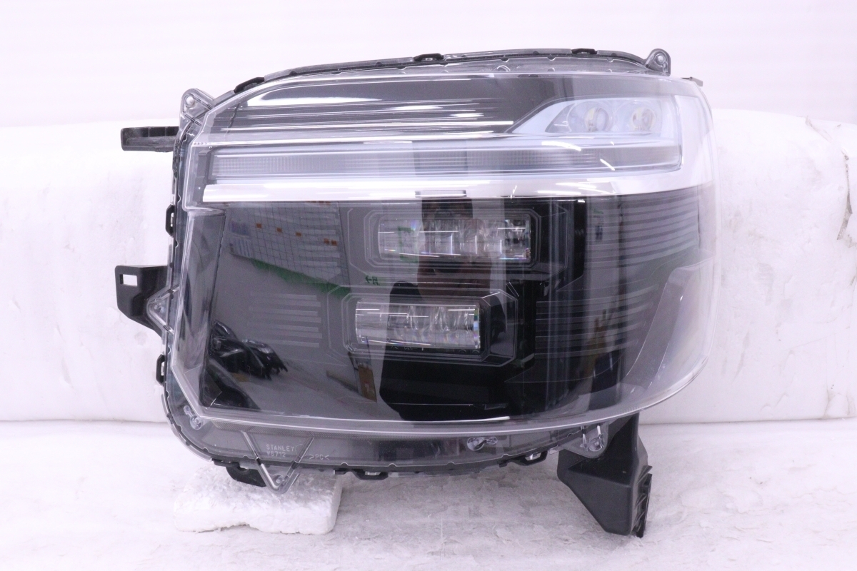 55-2327★美品★LED JF5 N-BOXカスタム★左ヘッドライト STANLEY W6712 打刻:J ASSY ブラック 純正★ホンダ (RO)拍卖
