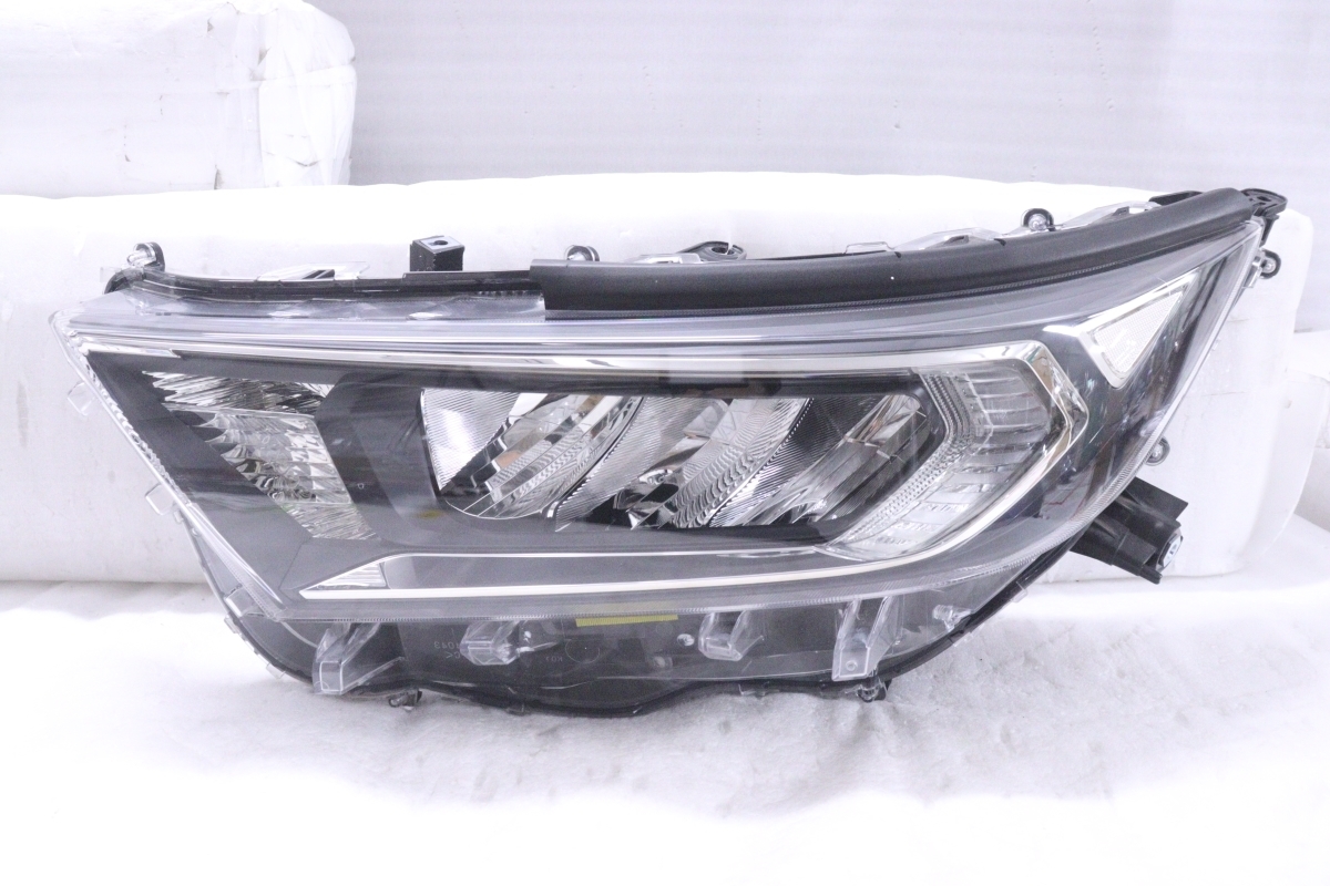 38-360★美品★前期 LED MXAA52 RAV4★左ヘッドライト STANLEY 42-90 打刻:E ユニット 黒無塗装 純正★トヨタ (KK)拍卖