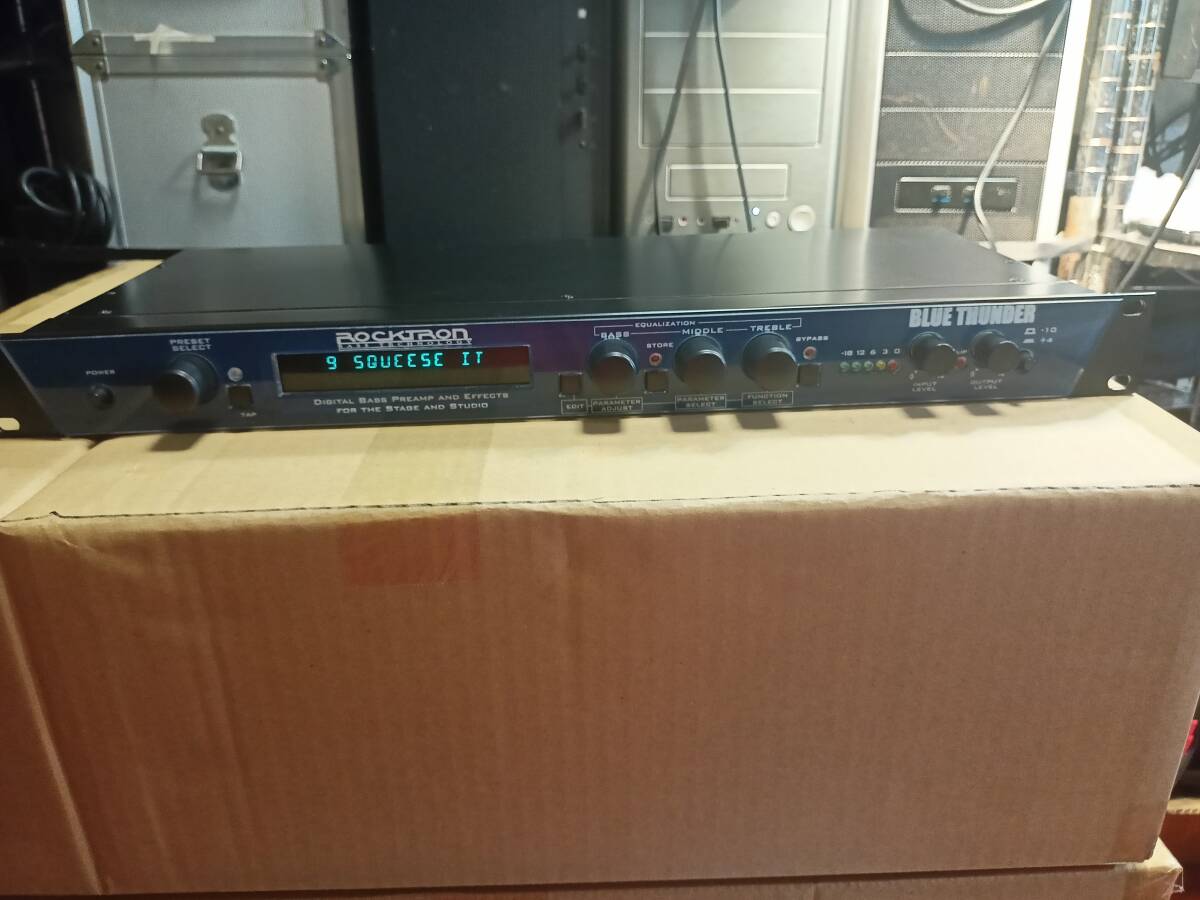 ROCKTRON BLUE THUDER ベース用マルチエフェクター ラックマウントベースマルチエフェクター拍卖