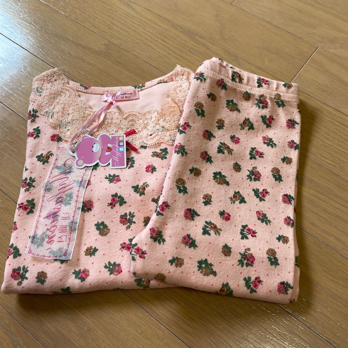 新品未使用品 タグ付き 韓国子供服 パジャマ 部屋着 サイズ15 花柄 拍卖