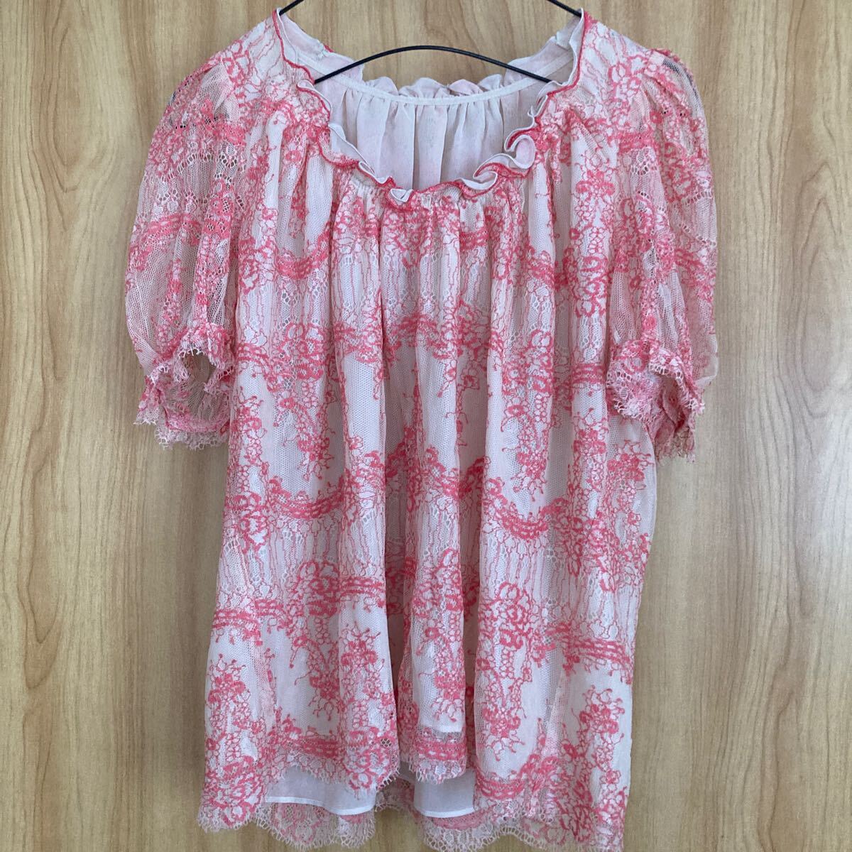 ★未使用★【La Totalite】ラ トータリテ 総レースネオンカラー パフスリーブ 半袖トップス拍卖