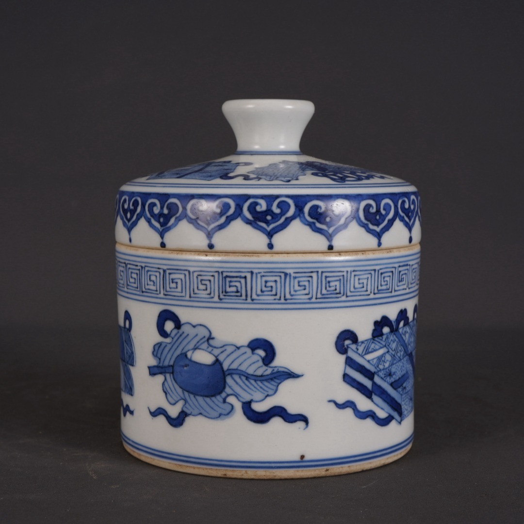 「清代 古陶磁器 青花 染付 暗八仙 八宝文 盖罐 磁器」古擺件 時代物 古董品 骨董 旧家蔵出し 唐物 中国古玩 古美術品拍卖