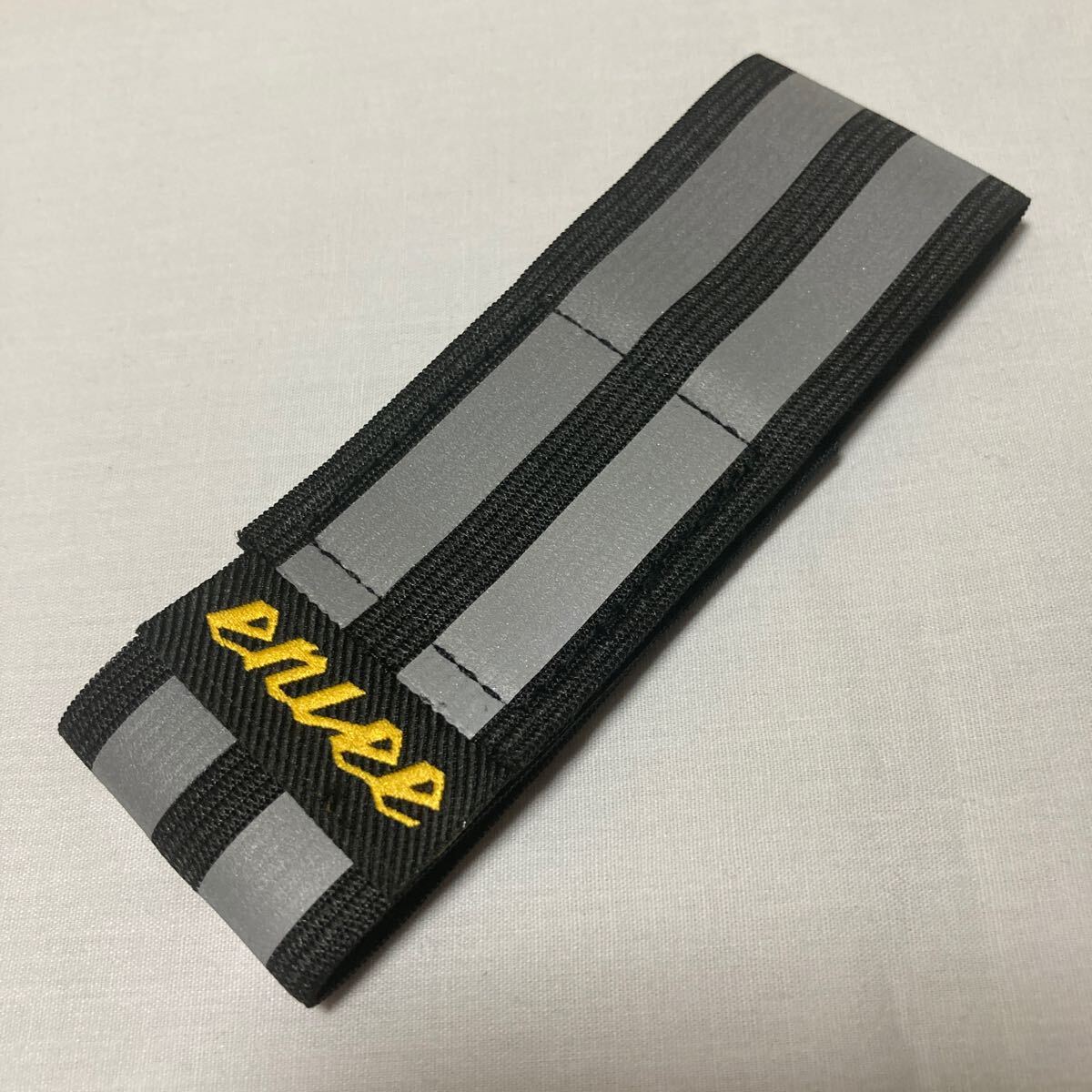 ☆ 新品!! マジックテープ固定式 反射機能付裾バンド 1本(約29cm/本)☆拍卖