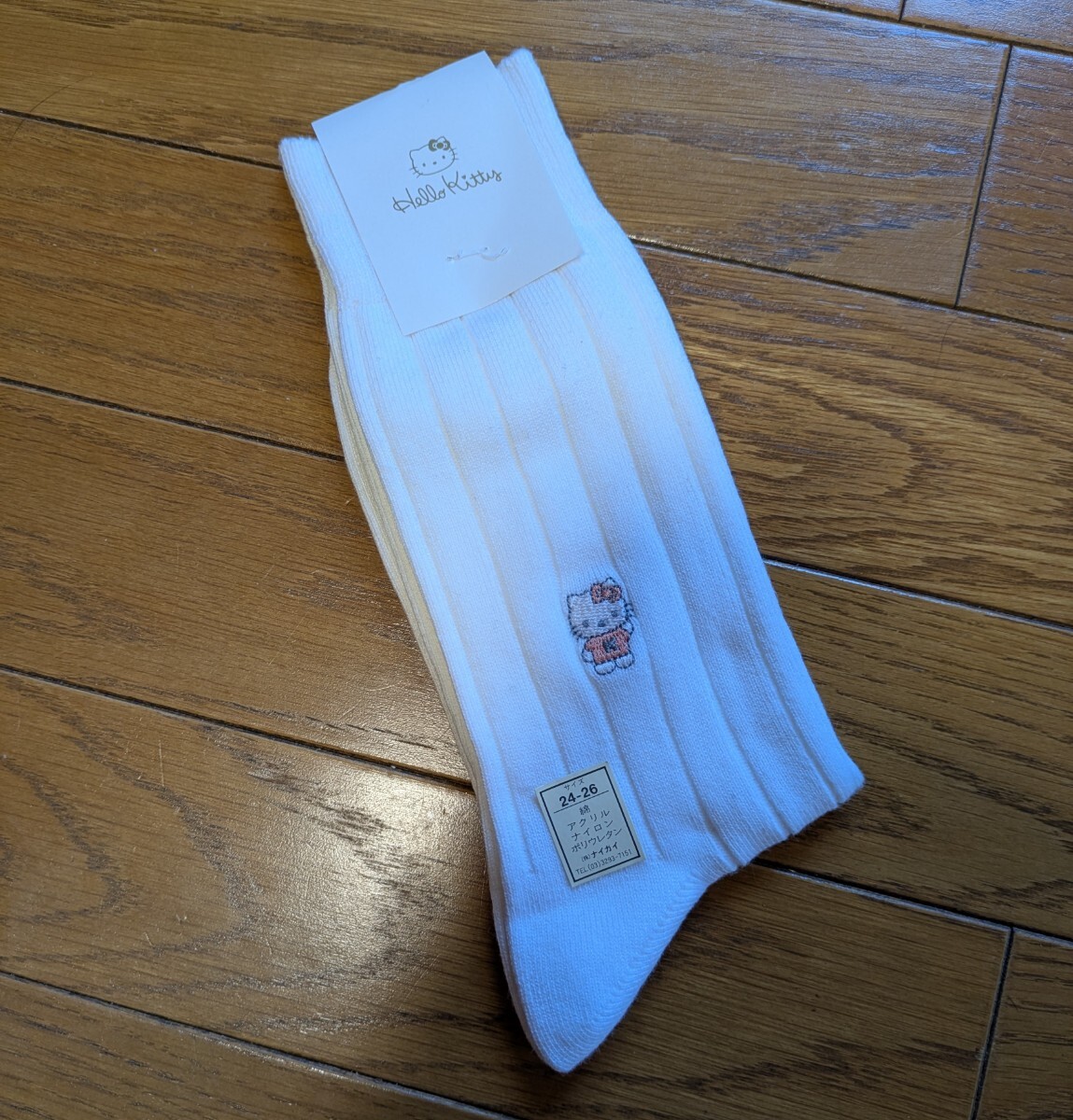 【HELLO KITTY】ハローキティ・ガールズ & レディース・クルーソックス・両面ロゴ刺繍・幅広リブ編み・サンリオ & ナイガイ・白ソックス拍卖