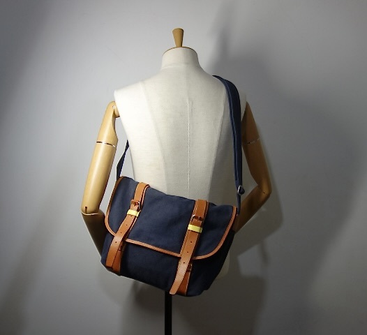 TK ポールスミス Paul Smith キャンバス × レザー ショルダーバッグ メッセンジャー 紺色ネイビー拍卖